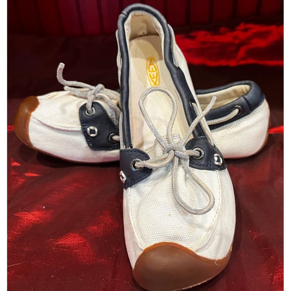 Keen Womens Loafer Flats Sz 7 Womens White Navy Blue Casual Flats